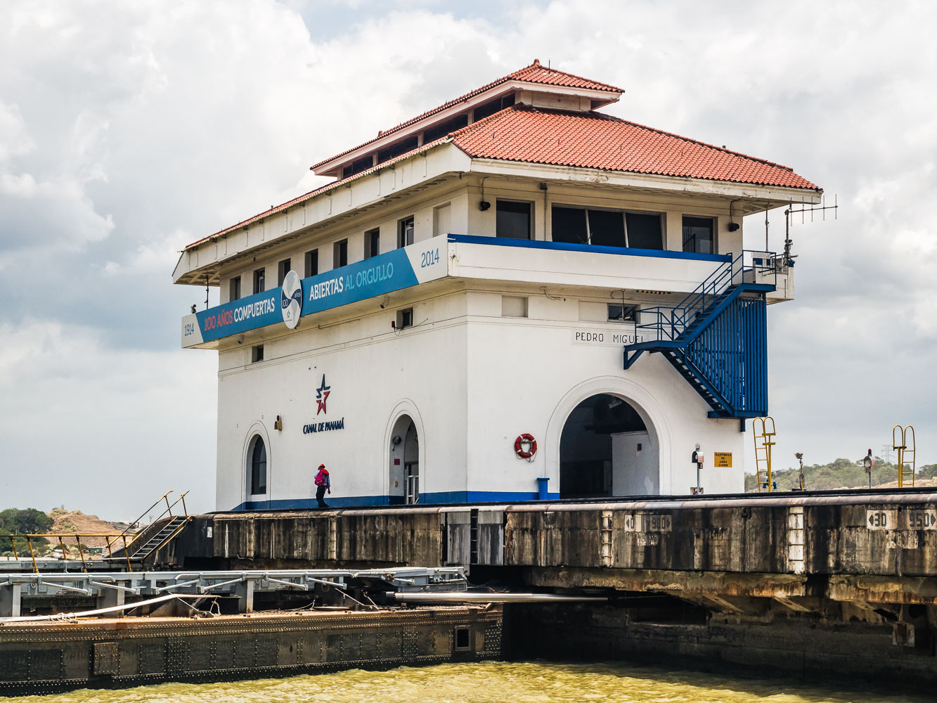 PA150560E-Panama-Canal-The-Pedro-Miguel-locks-.jpg