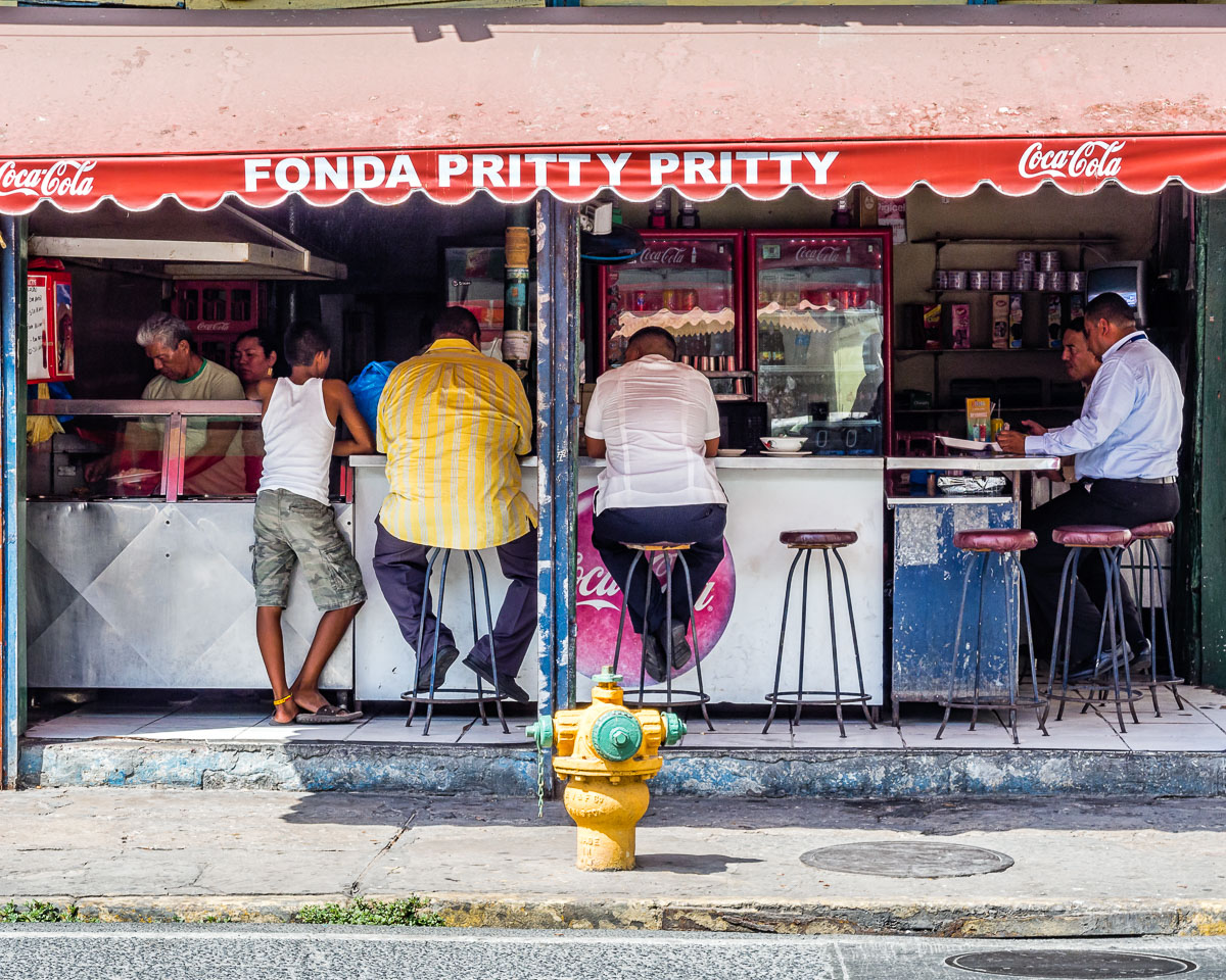 PA150056E-panama-city-at-lunch-in-Casco-Viejo.jpg