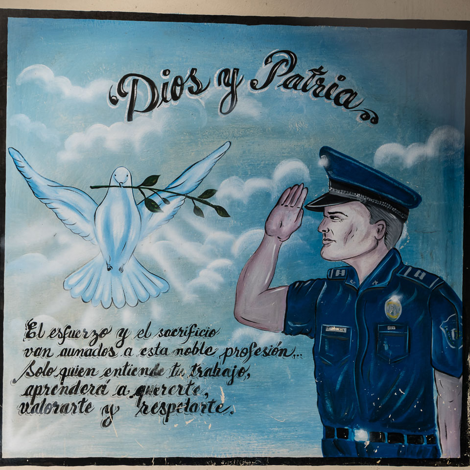 PA150147-Peaceful-police-in-Bocas-del-Torro.jpg
