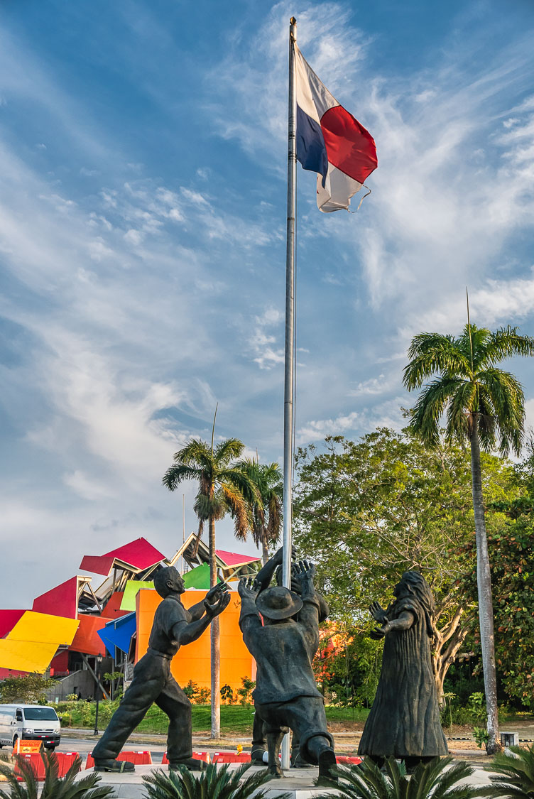 PA150531-2E-Panama-city-Amodor-causeway_.jpg