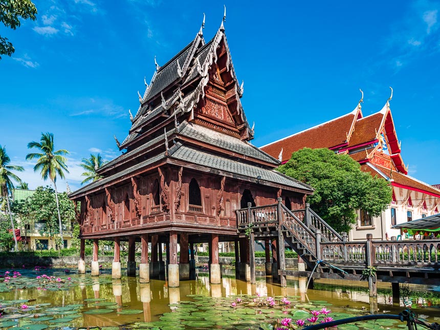 Ubon Ratchatani - Wat Thung Si Meuang